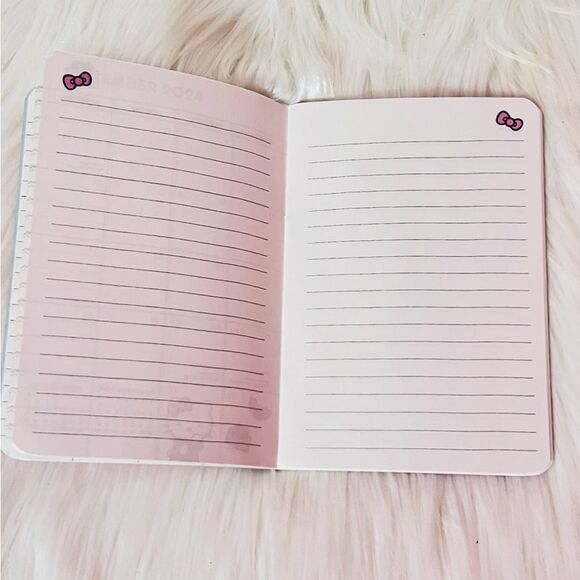 Hello Kitty Monthly Planner - Picture 6 of 6